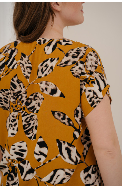 Блузка Незнакомка 03.9377.2153 штапель "цветы-леопард"